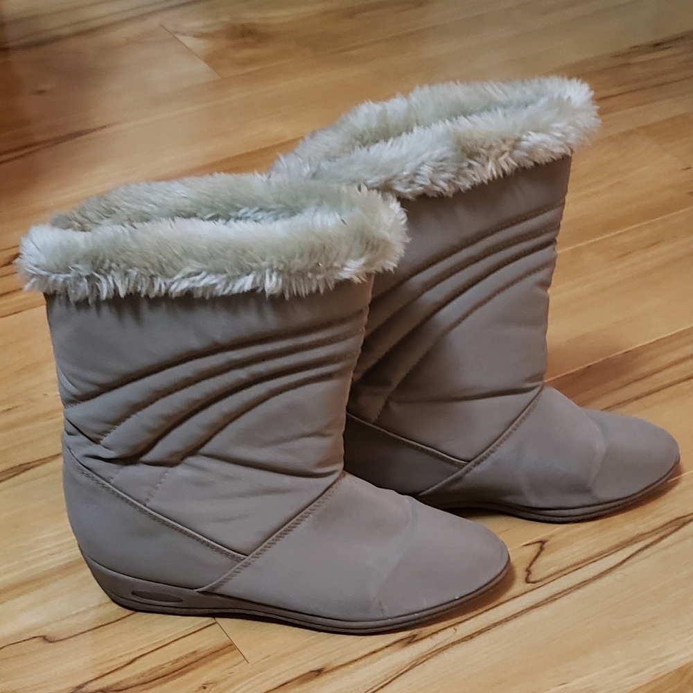 KIKS TAN VINTAGE SNOW BOOTS